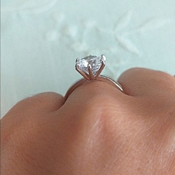 Beautiful 1 Carat AAA Zircon Wedding Ring - Picture 5 of 5